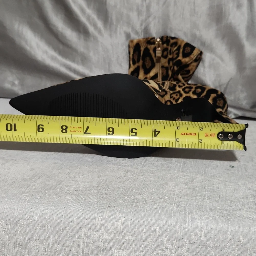 NWOT AZLEA WANG Leopard Print Stiletto Ankle Boots Size 11. - Picture 8 of 14